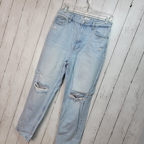 BERSHKA BLUE RIPPED MOM JEANS HIGH WAIST STRAIGHT LEG DISTRESSED Y2K Size US 6. - Picture 3 of 10